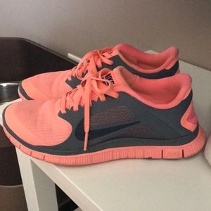 Nike gym shoes